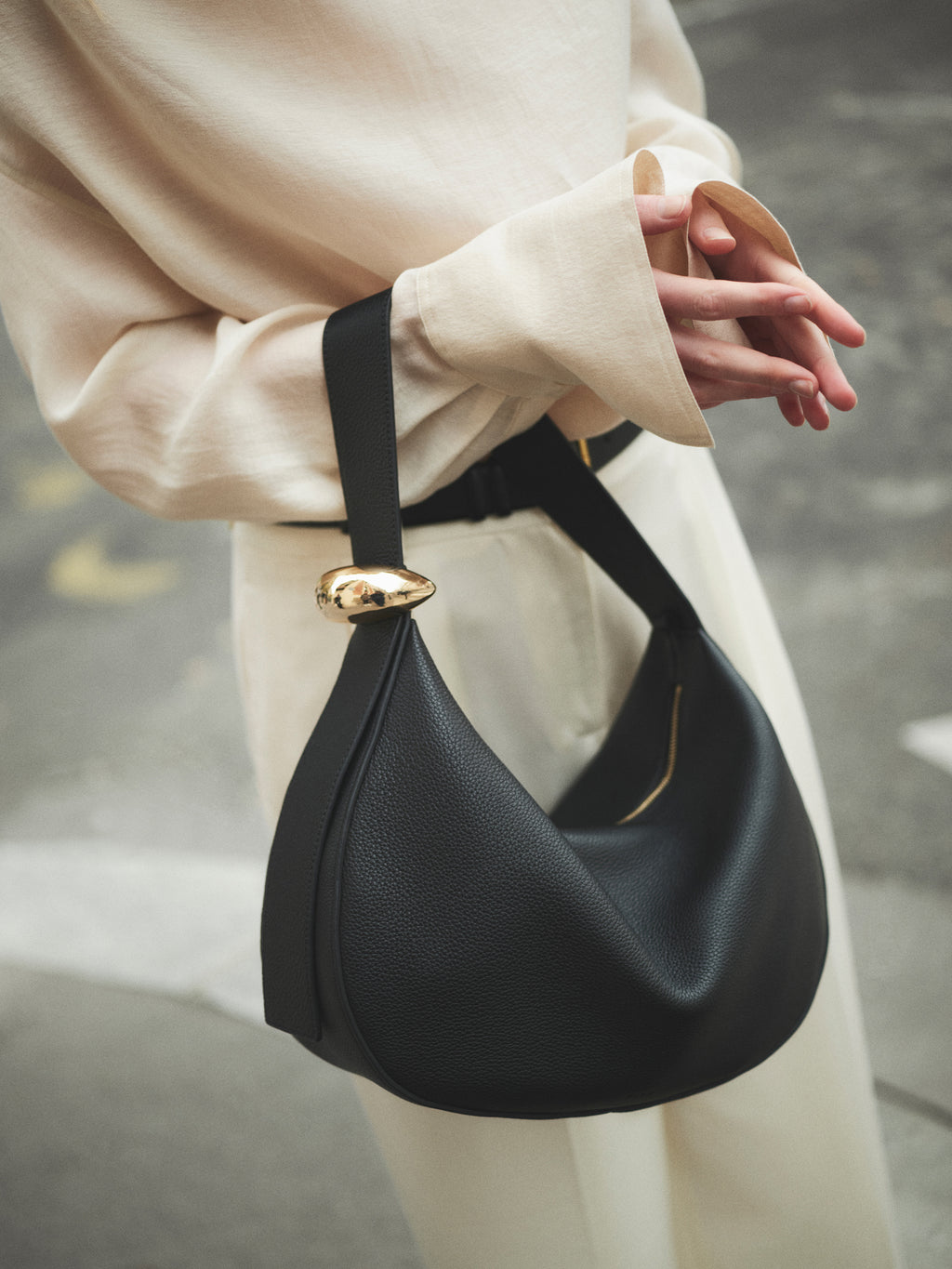Zaha Buckle Bag - Black